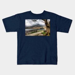 Brothers Water Oak Tree, Cumbrian Lake District Kids T-Shirt